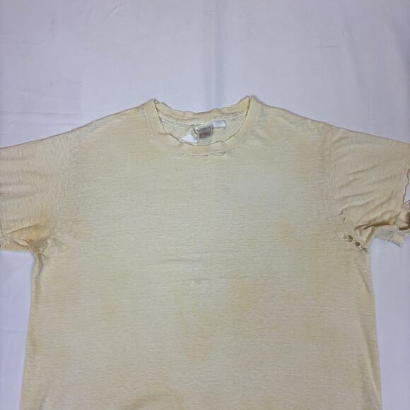 Vintage Thrashed Fruit of The Loom T Shirt Distressed Worn Men's Large - Picture 3 of 8